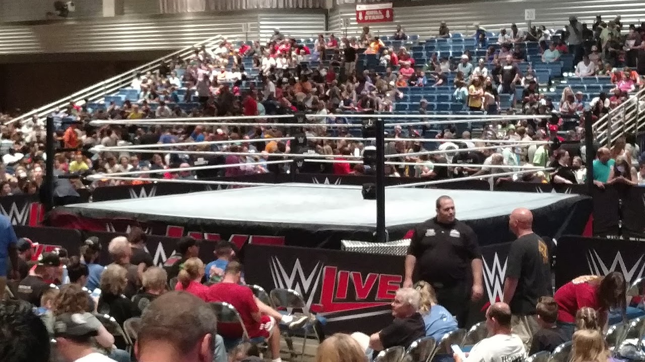 Fans Have Terrible Issues At WWE Royal Rumble Location